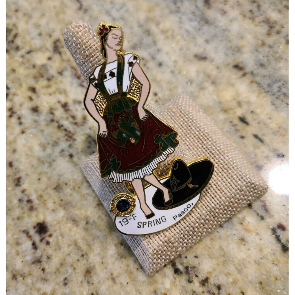 Vintage Lions Club Pin Spring Pasco Washington 19-F Sombrero Dancing Girl